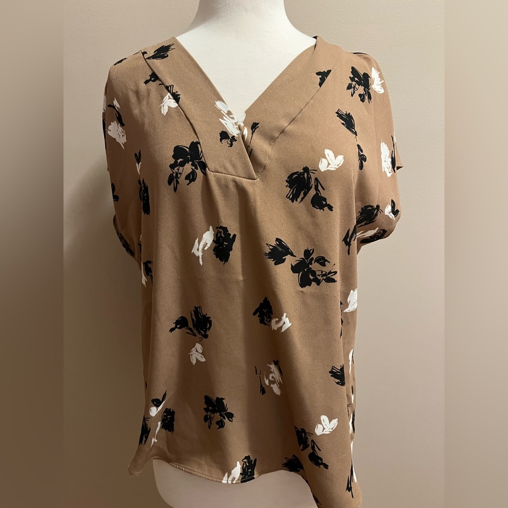 unique Apt. 9 blouse size Large!